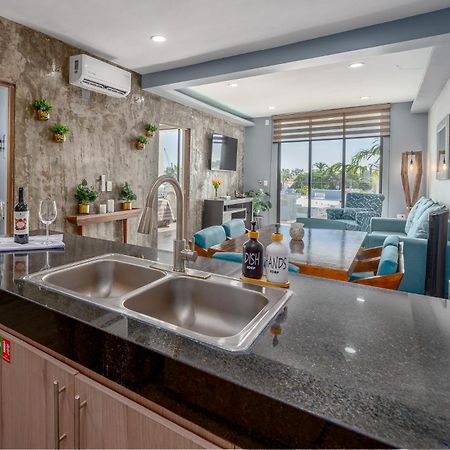 New & Modern, 5 Star Area, Walk 2 Beach, Pool, Views, King Bed 马萨特兰 外观 照片