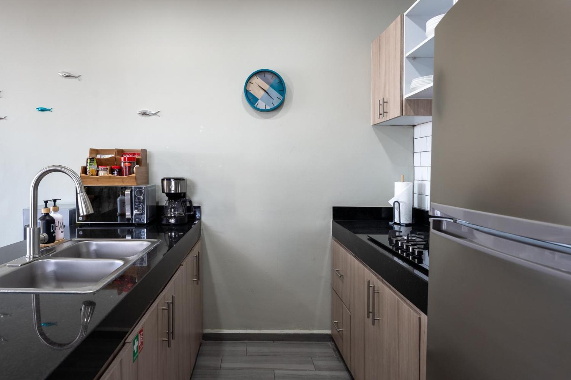 New & Modern, 5 Star Area, Walk 2 Beach, Pool, Views, King Bed 马萨特兰 外观 照片