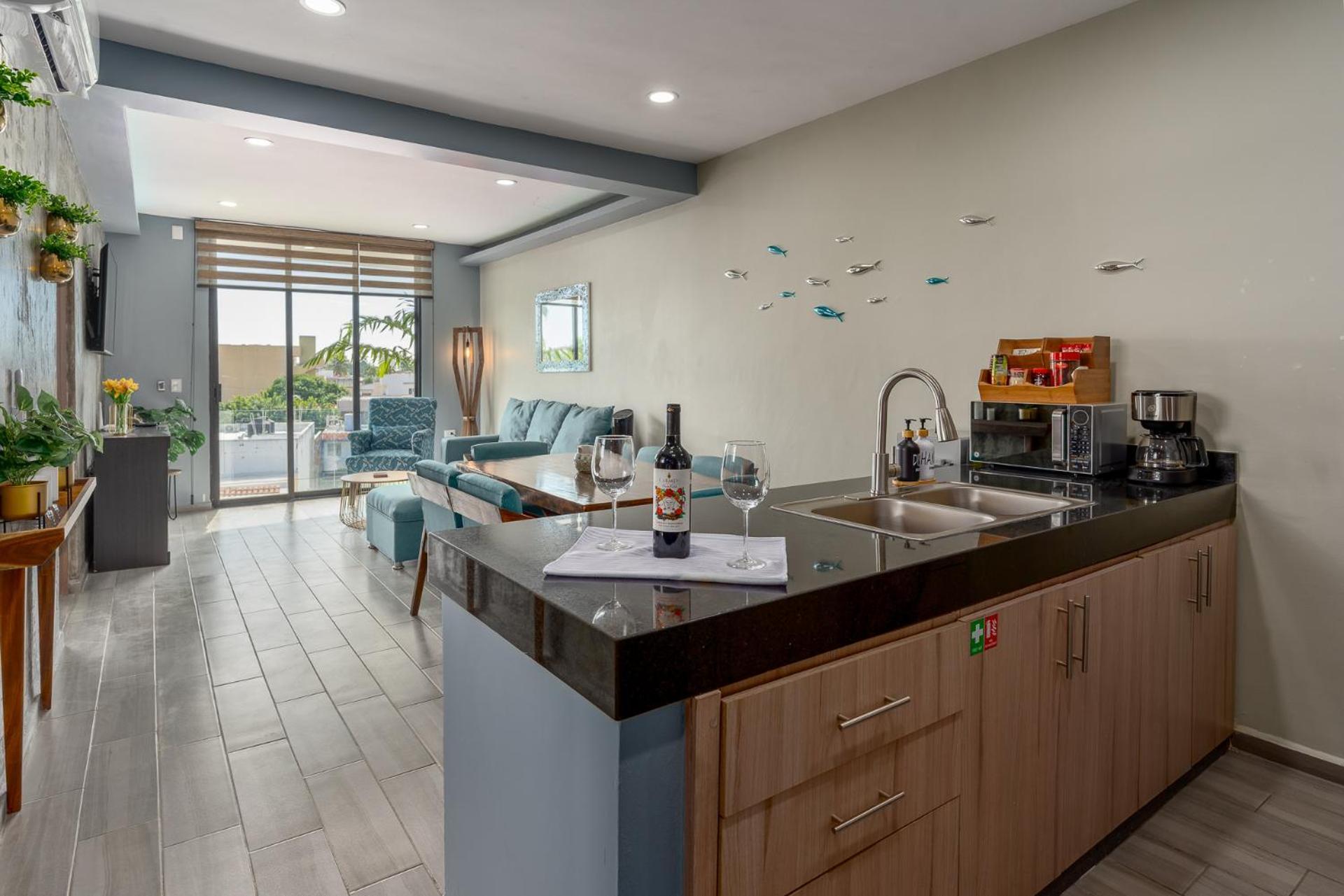 New & Modern, 5 Star Area, Walk 2 Beach, Pool, Views, King Bed 马萨特兰 外观 照片