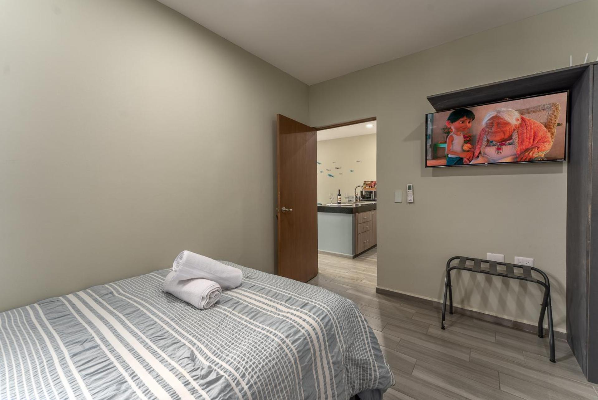 New & Modern, 5 Star Area, Walk 2 Beach, Pool, Views, King Bed 马萨特兰 外观 照片