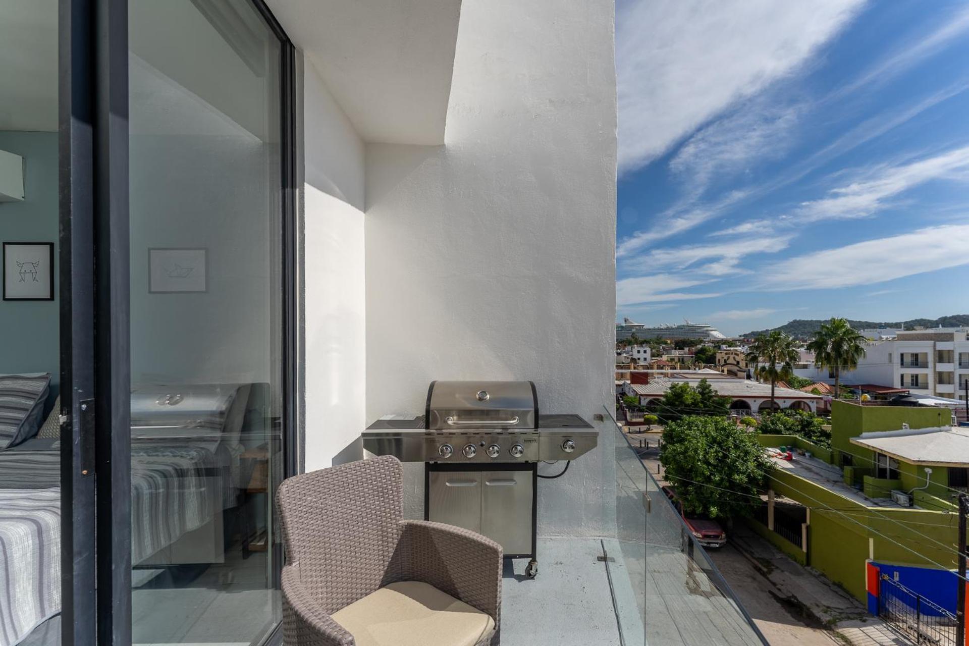 New & Modern, 5 Star Area, Walk 2 Beach, Pool, Views, King Bed 马萨特兰 外观 照片